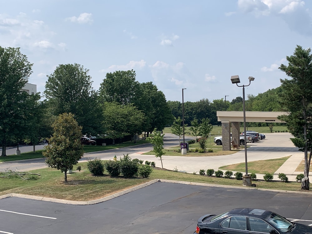 Quality Inn Gallatin-Nashville Metro 3/33