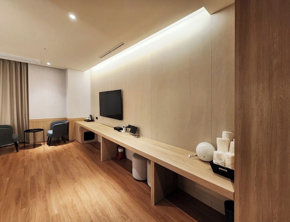 Stay Rak Hotel 44/68