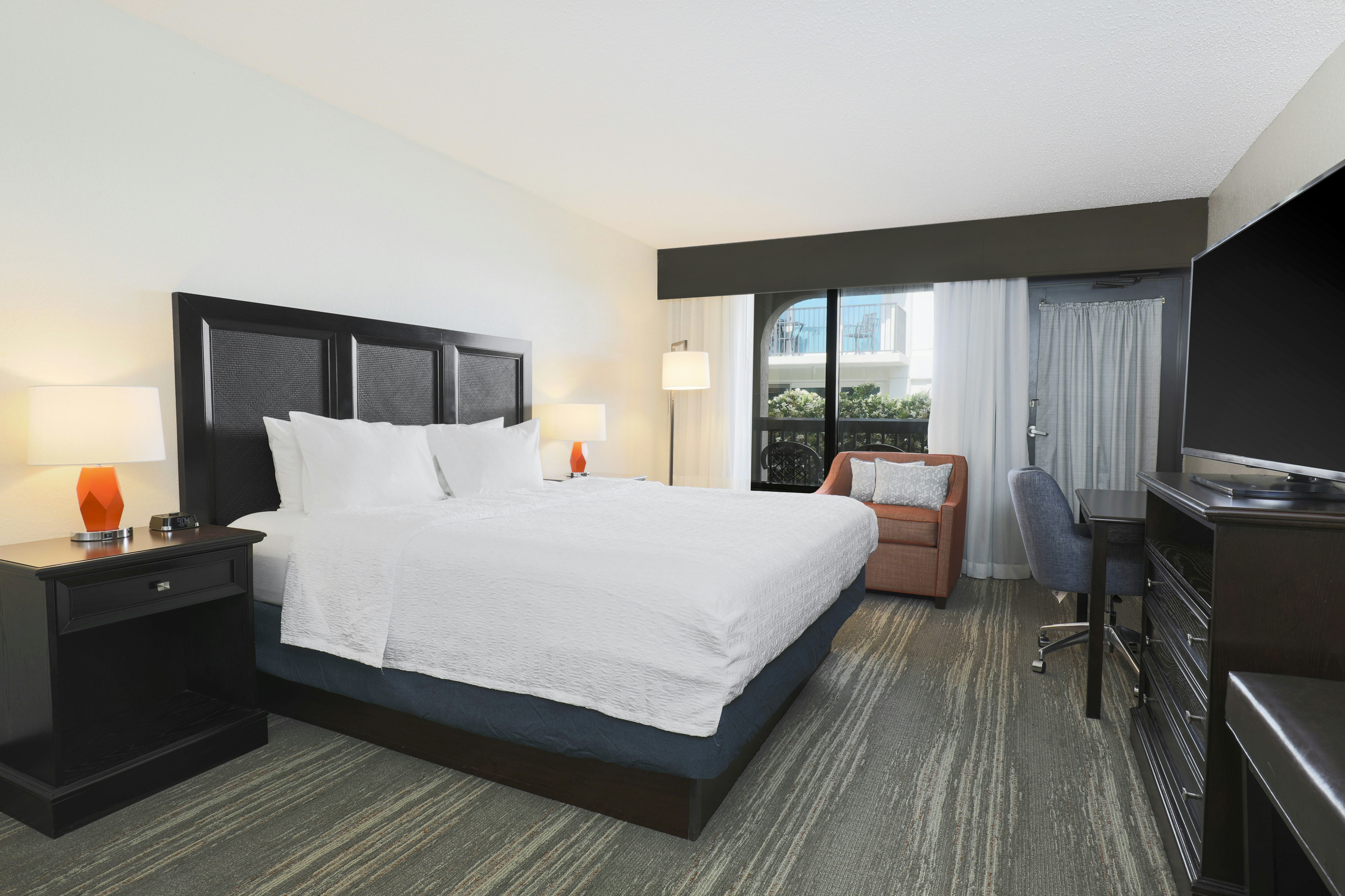 ROOM, KING BED