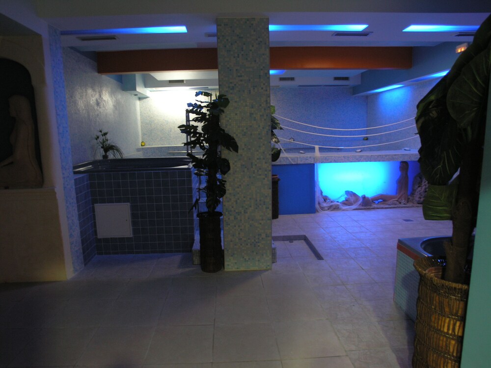 Hotel Sveti Kriz 4/65
