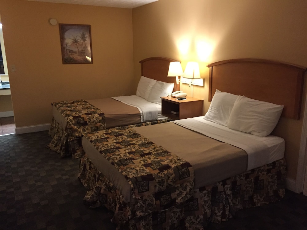 Wildwood Inn Tropical Dome & Theme Suites 15/74