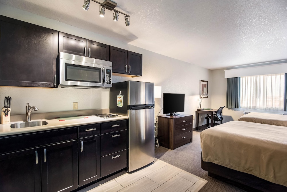 Quality Inn & Suites Pueblo West 22/43