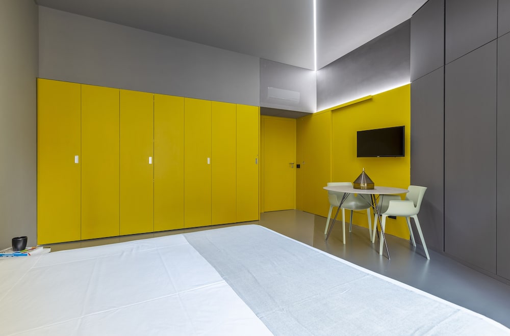 Five Place Design Suite & Apartments 24/58