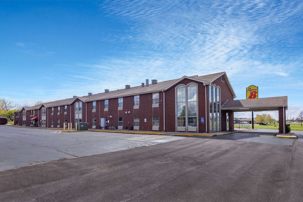Super 8 by Wyndham Nixa/Springfield Area 34/39