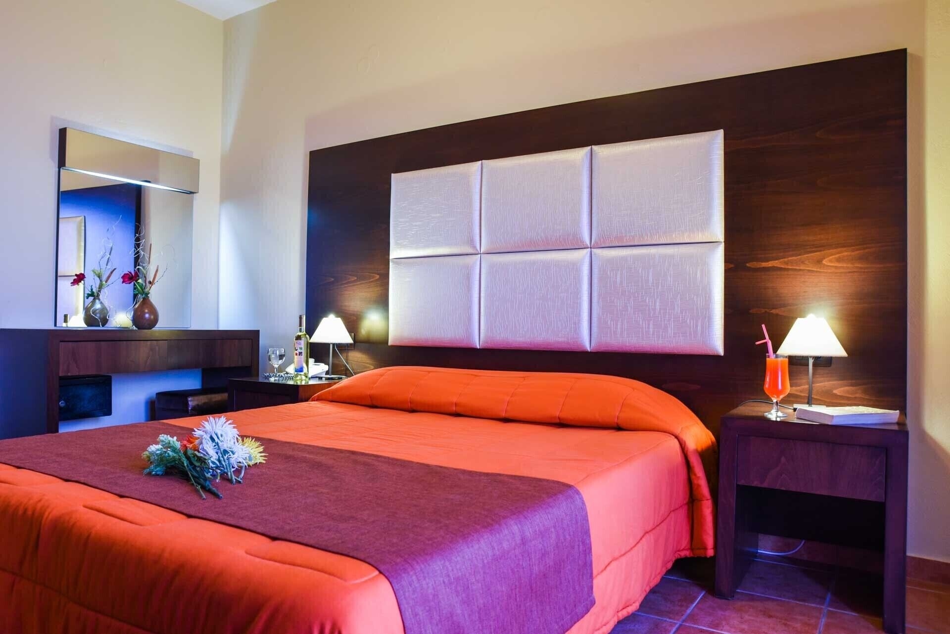 استوديو بسرير مزدوج بإطلالة على البحر مع أريكة، Theo Hotel 2/8