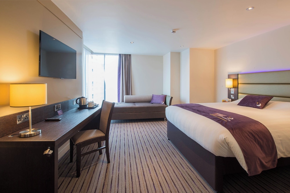 Premier Inn Manchester City Centre West Hotel 14/50