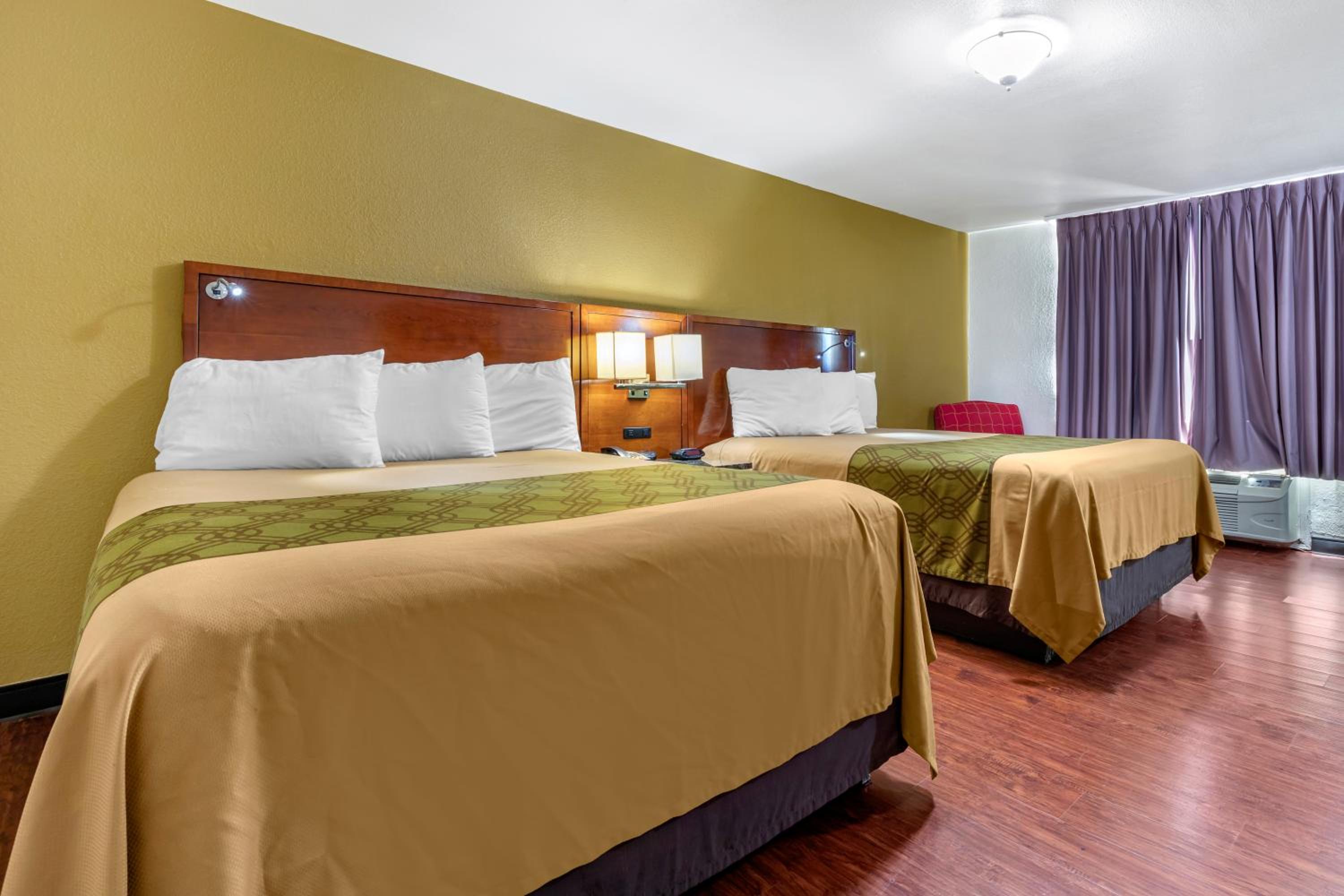 Room, 2 Queen Beds
