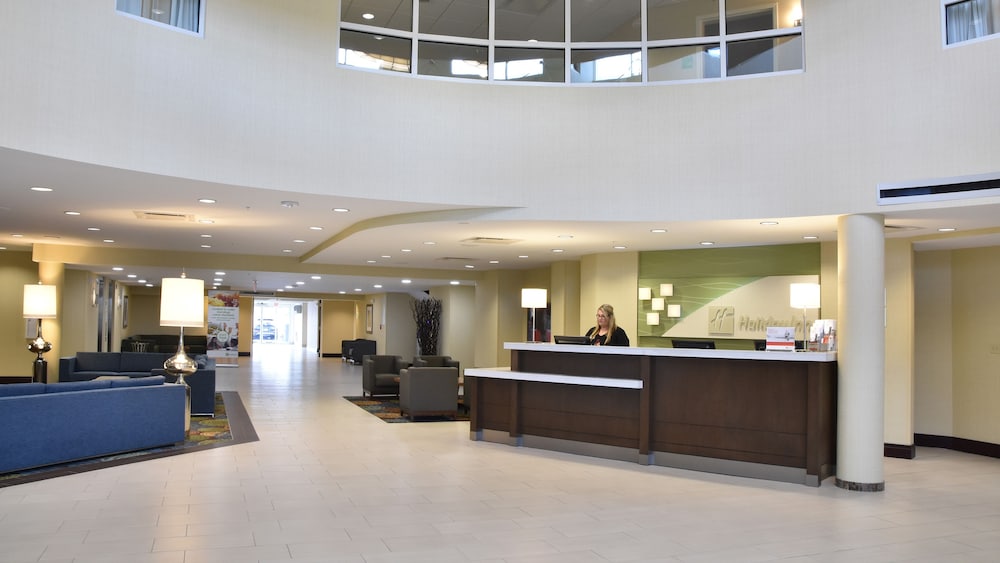 Holiday Inn Canton (Belden Village) 6/72