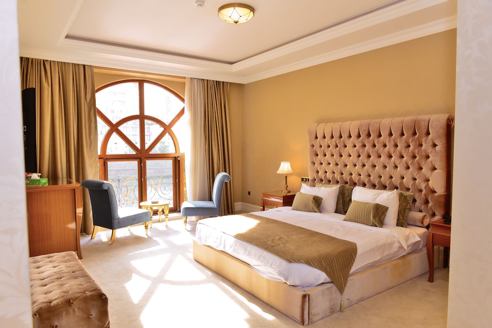 The Lake Palace Hotel Baku 6/50