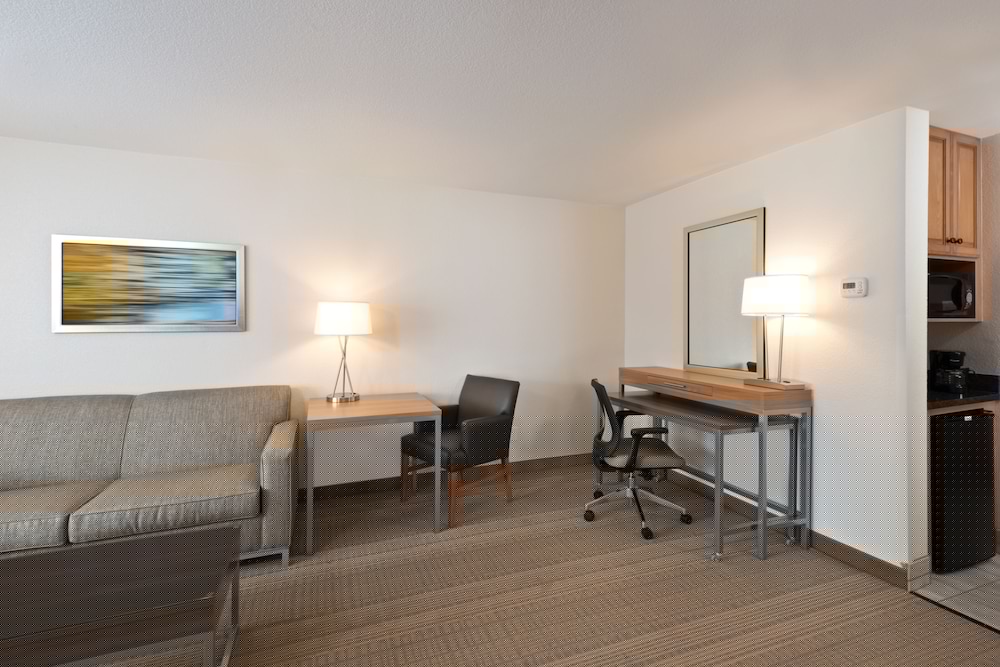 Holiday Inn Express And Suites Fraser Winter Park Area Formerly the Pinnacle Lodge 47/73