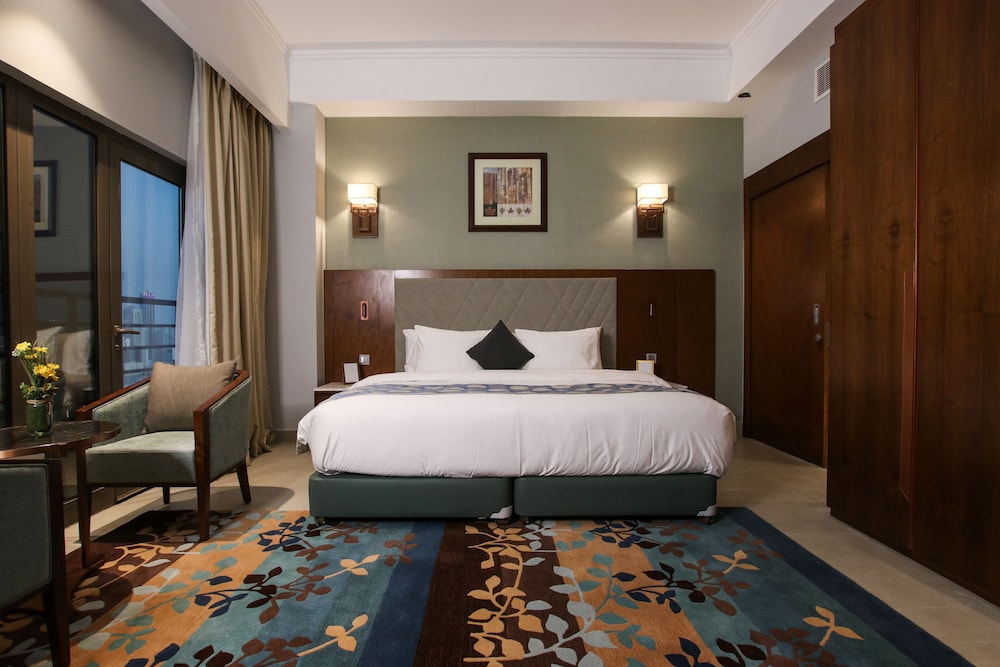 The Seven Hotel 20/61