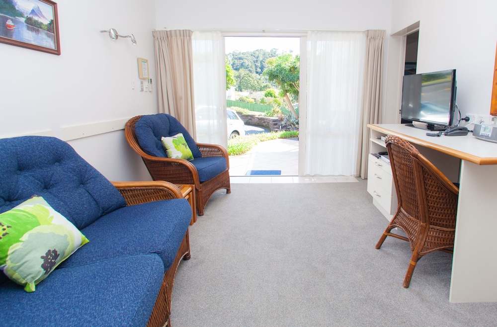 Admirals View Lodge 37/56