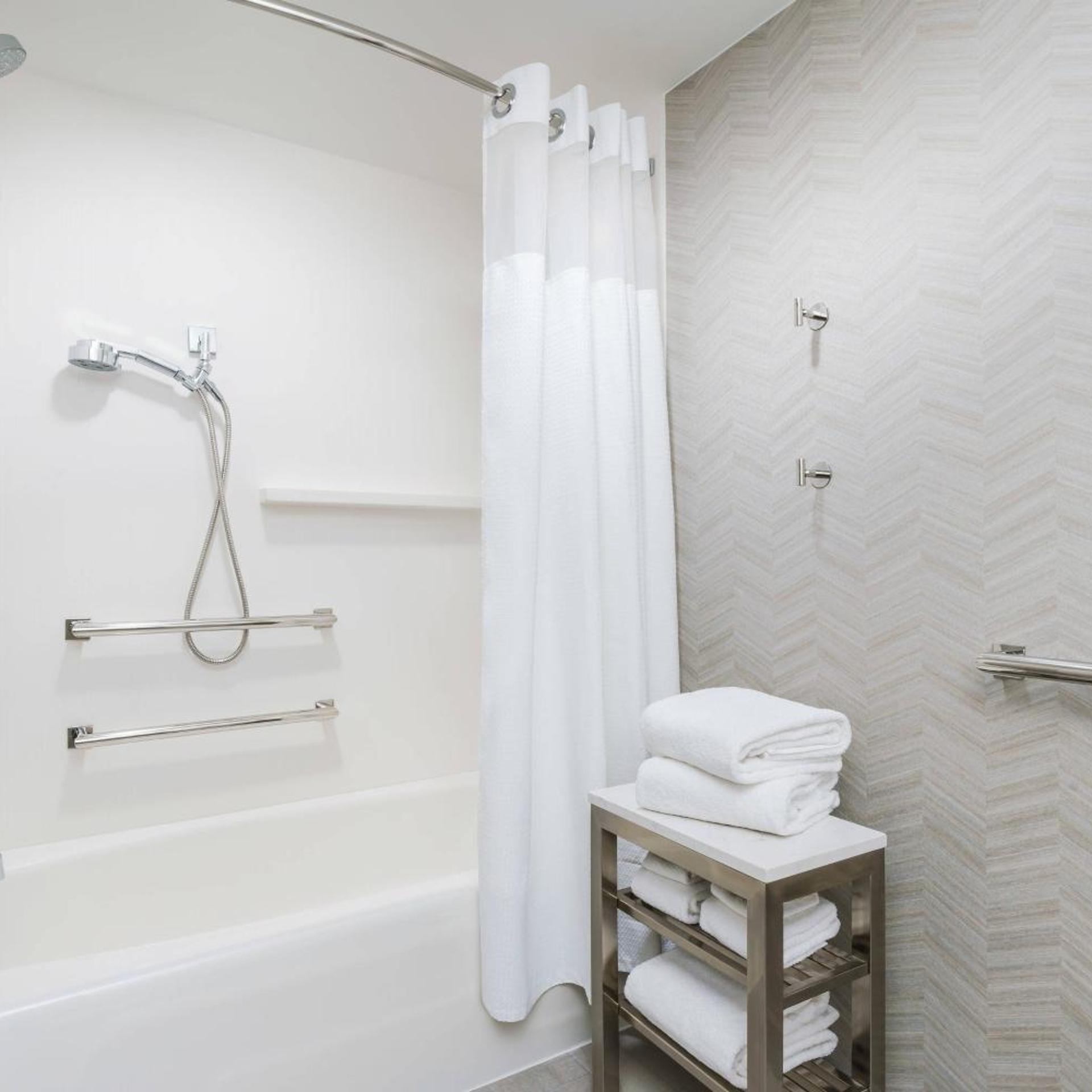 Room, King Bed, Bathtub, Accessible