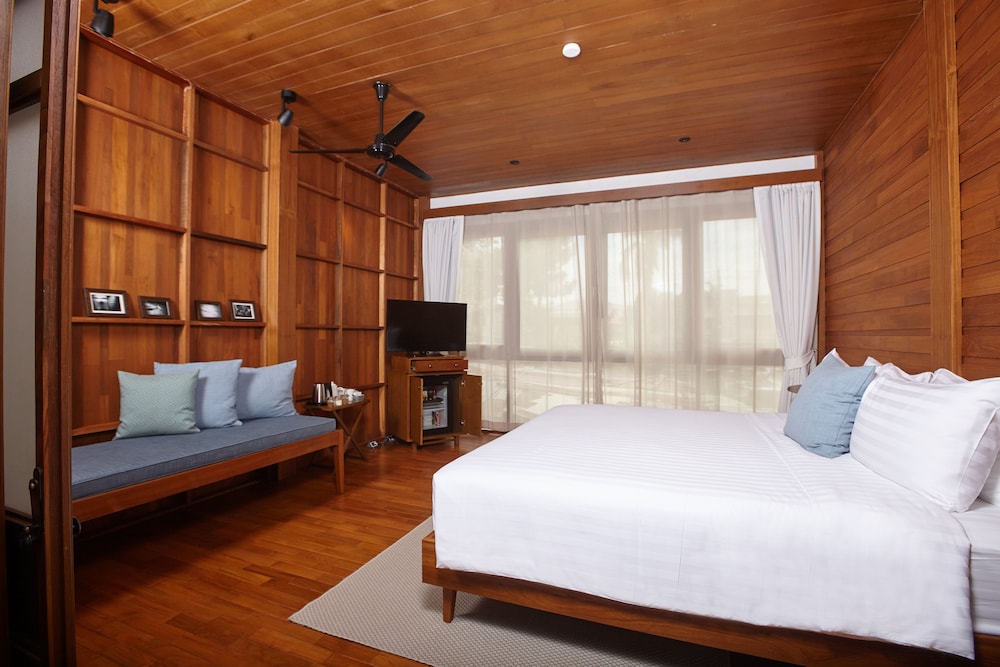CHANN BANGKOK-NOI 8/50