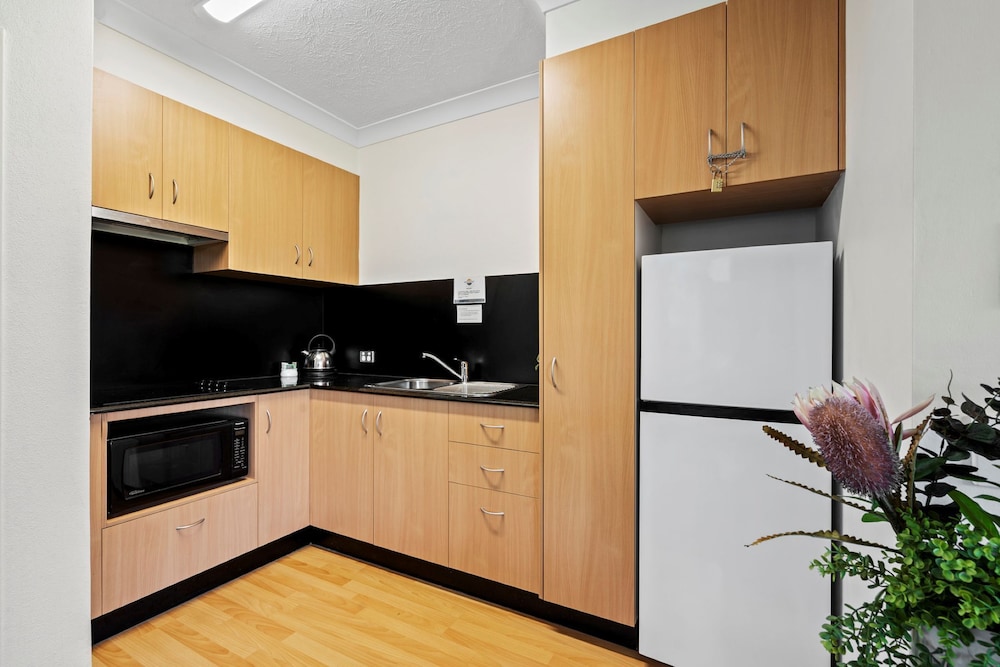 AUSSIE RESORT 34/50