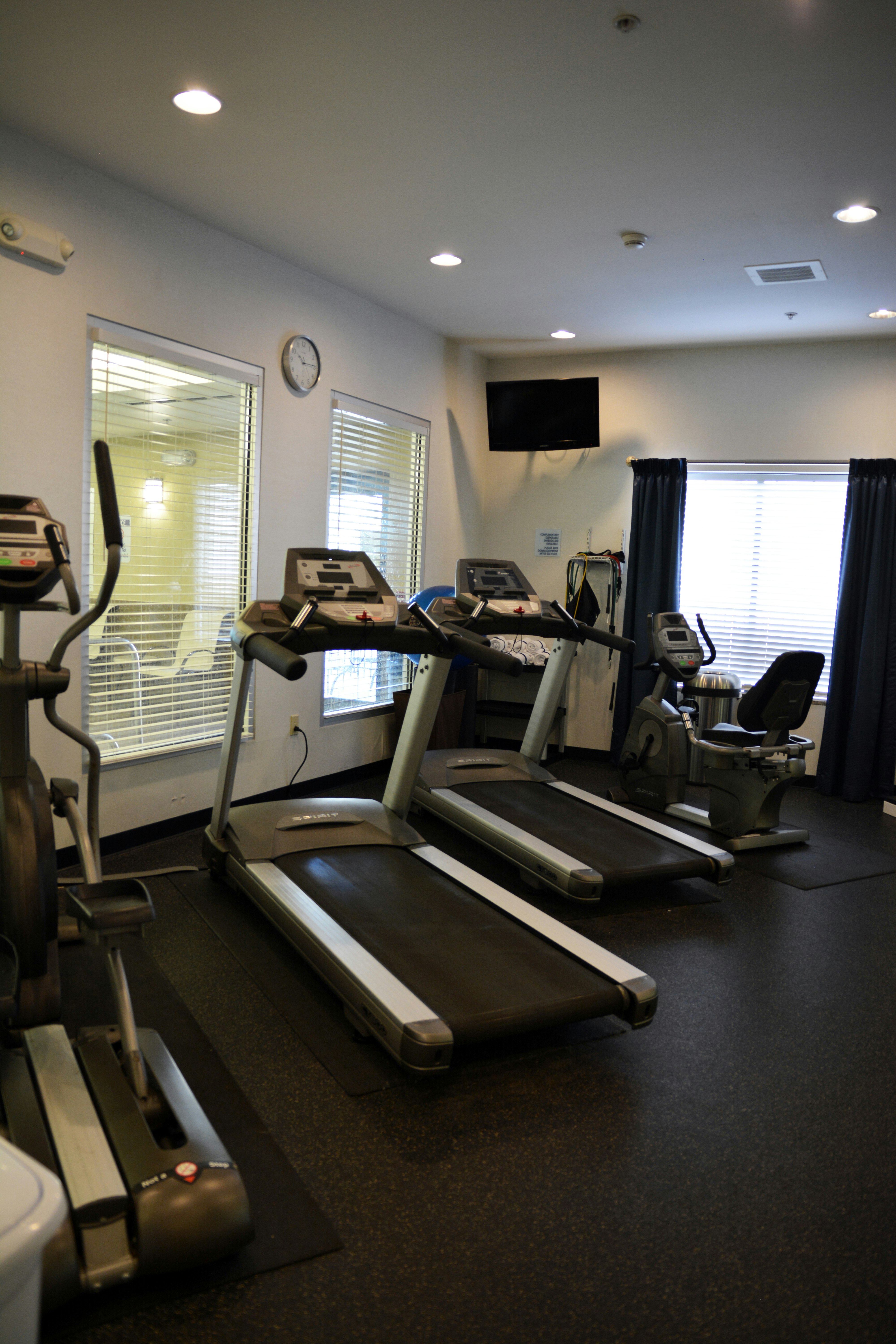 Holiday Inn Express & Suites Youngstown West - Austintown 27/38