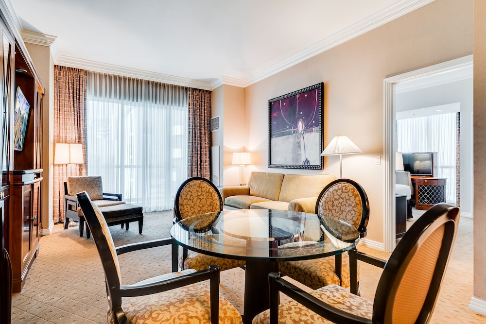Jet Luxury Resorts @ The Signature Condo Hotel 35/69