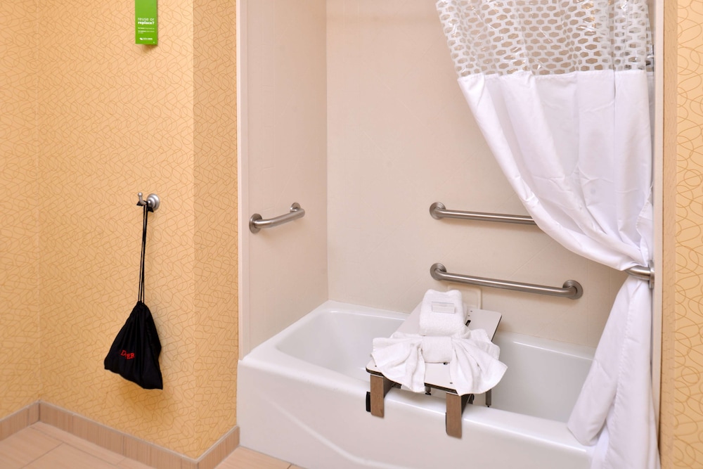 Hampton Inn Iowa City/University Area 13/58
