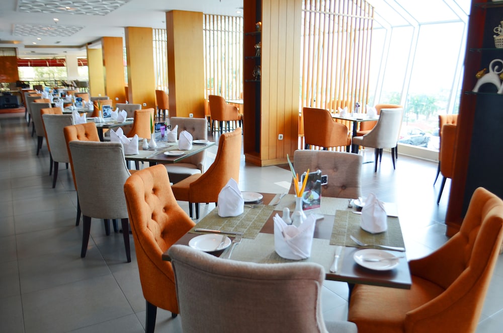 Emersia Hotel Resort 35/50