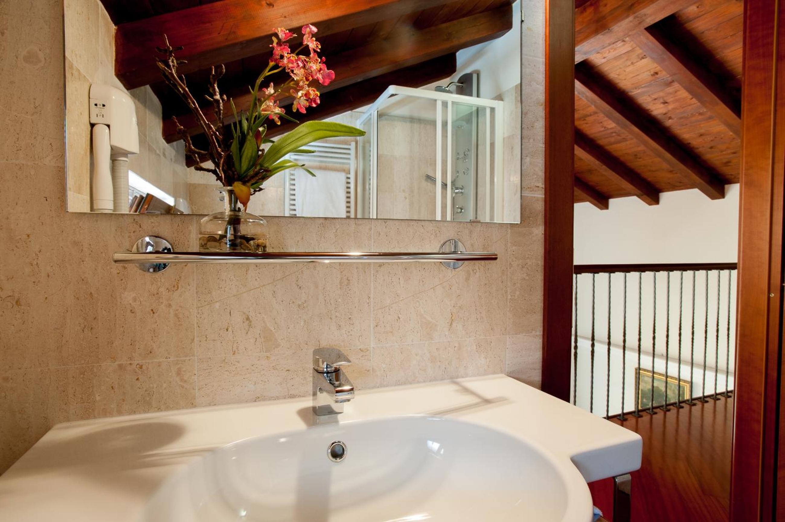 Suite, Terrace, Hotel Flora 8/10