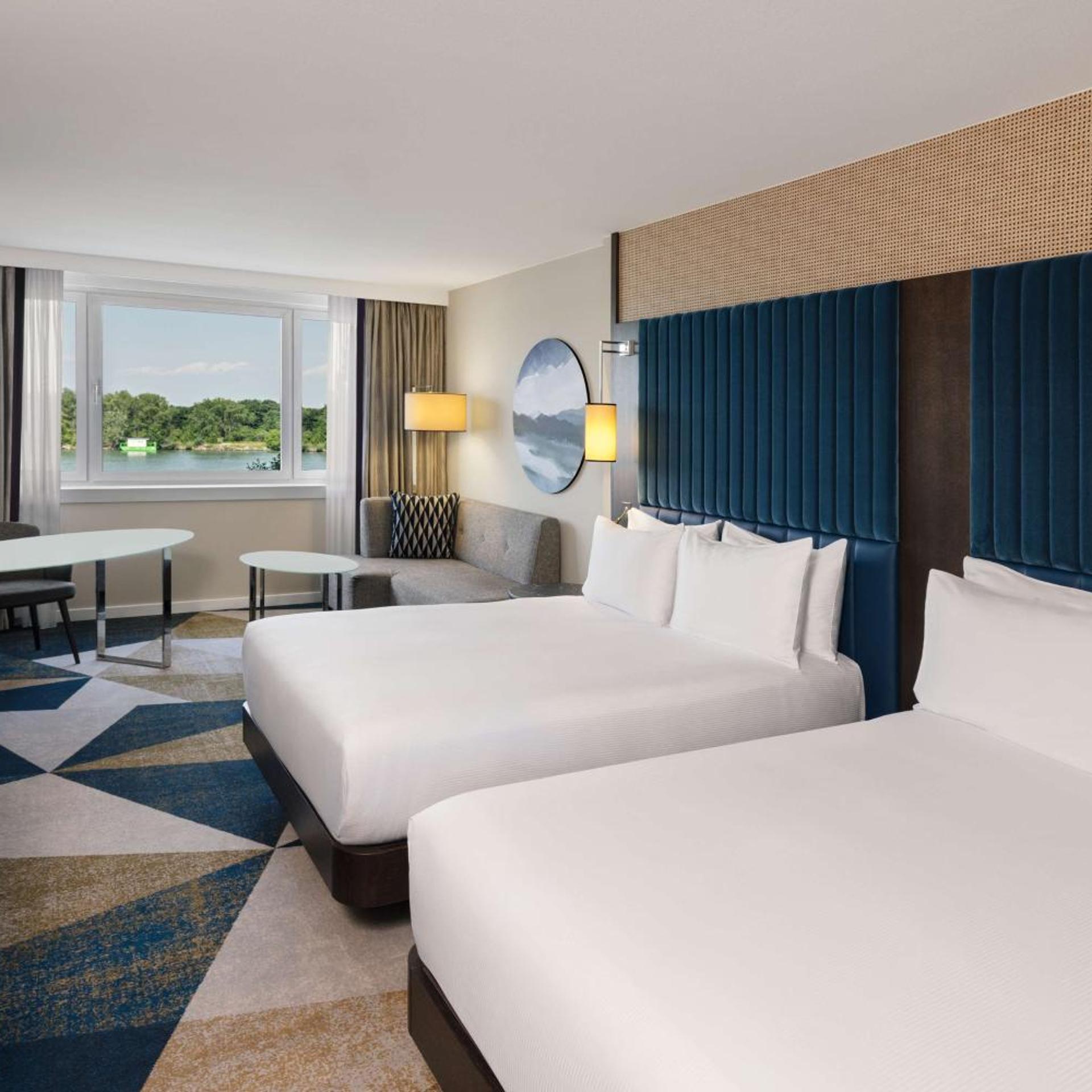 Room, King Bed, 2 Queen Beds, Water Front