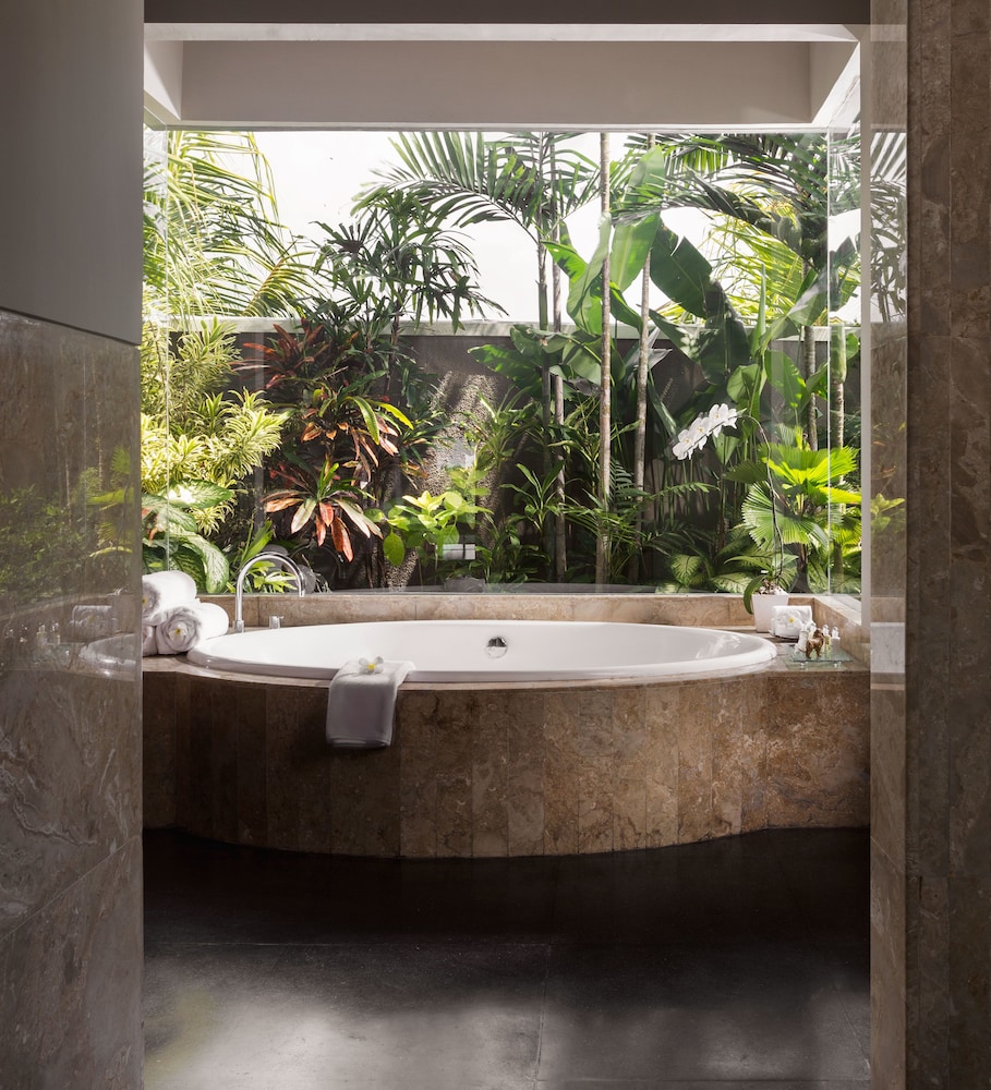 THE SHANTI RESIDENCE AND RESORT 54/66