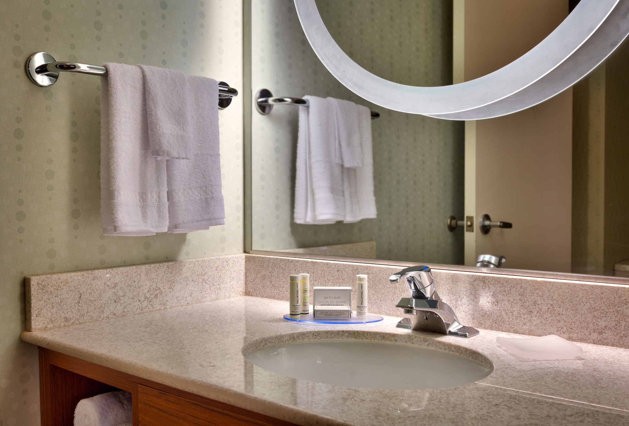 جناح استوديو بسريرين كوين، Springhill Suites By Marriott 3/4