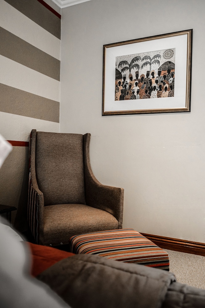 Indaba Hotel 52/83