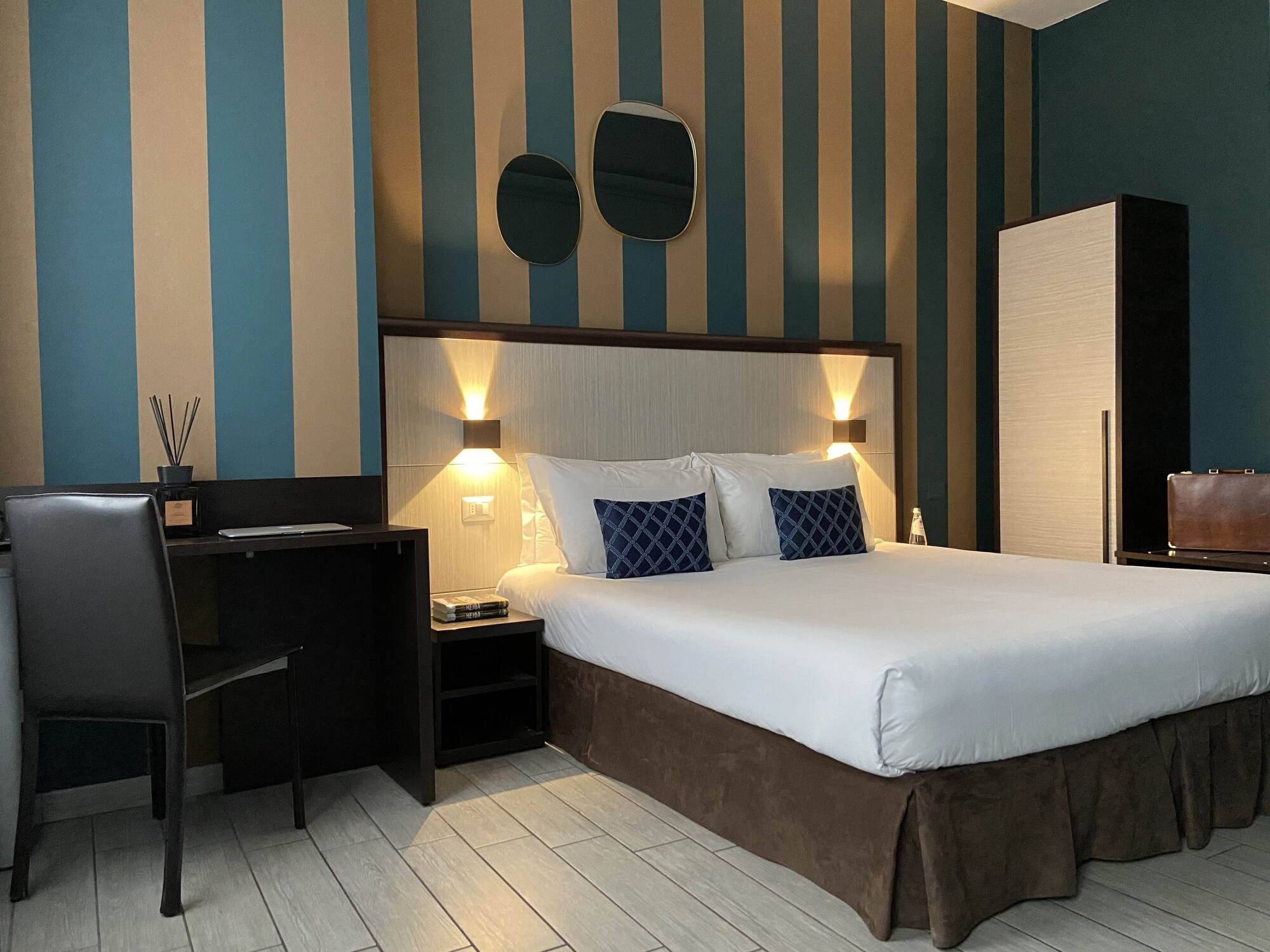 ROOM, SINGLE BED