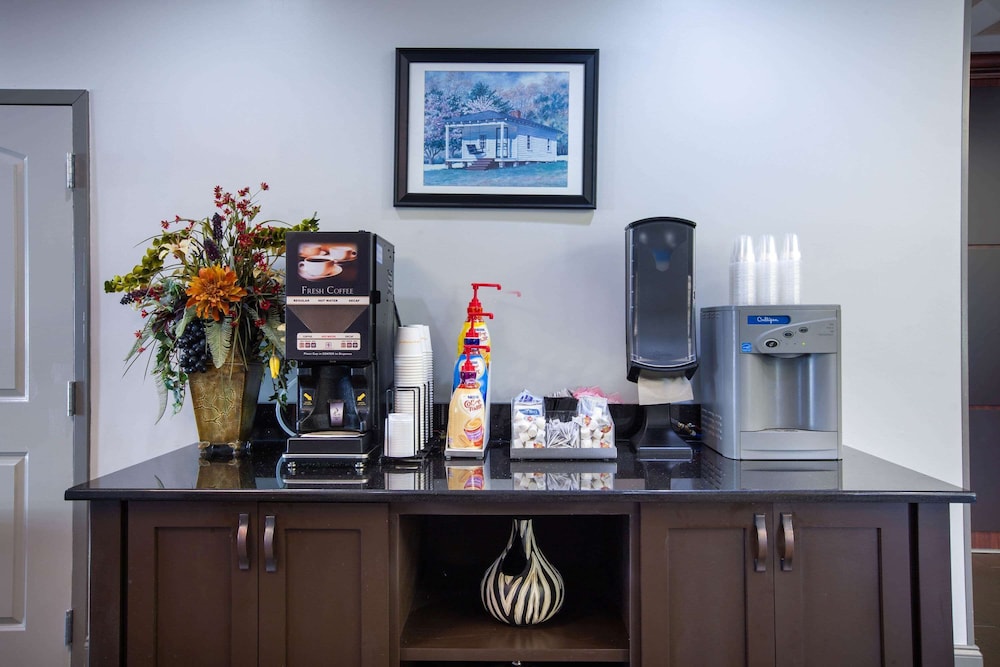 La Quinta Inn & Suites by Wyndham Tupelo 41/48
