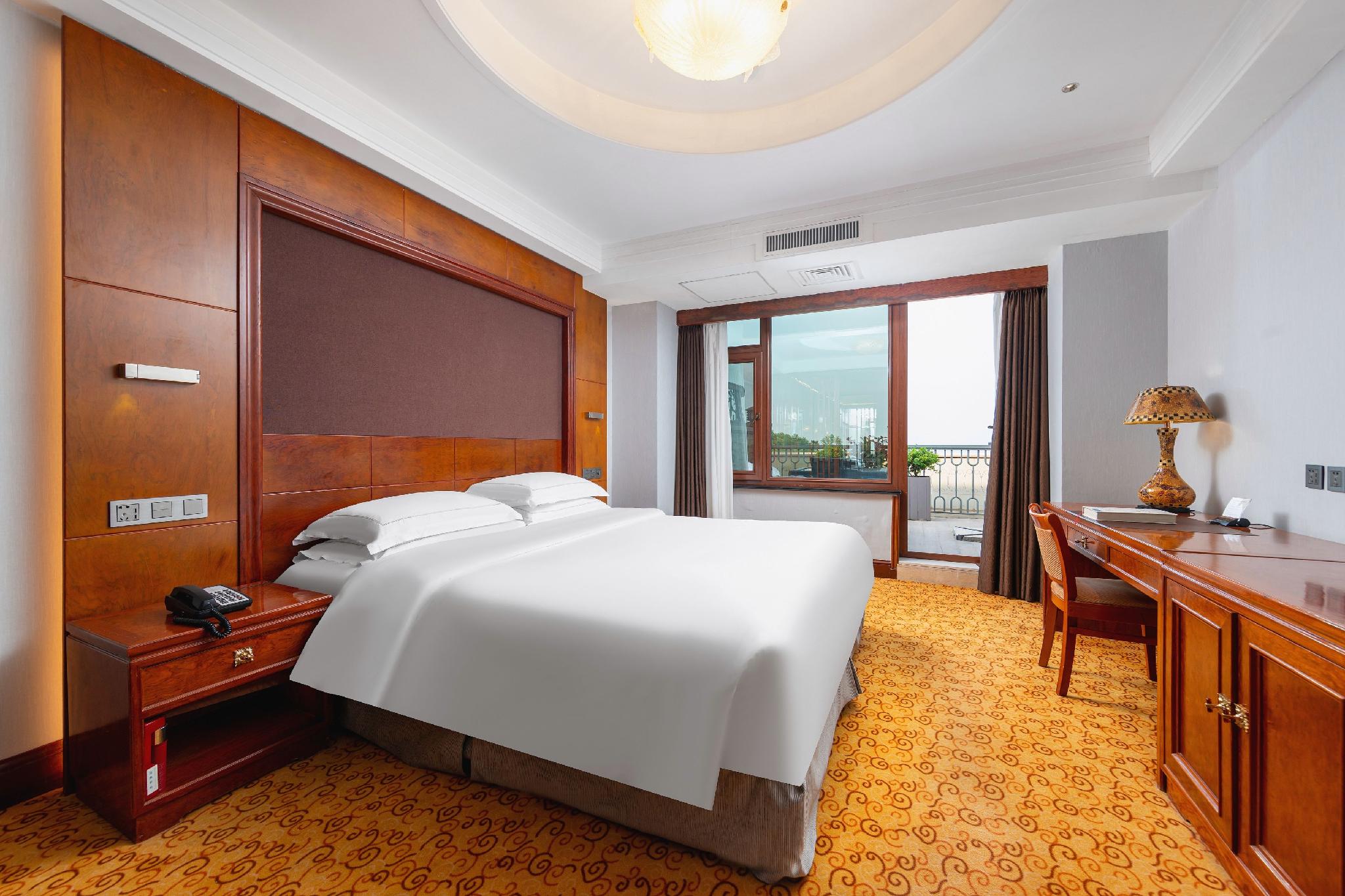 Yantai Golden Gulf Hotel 18/98