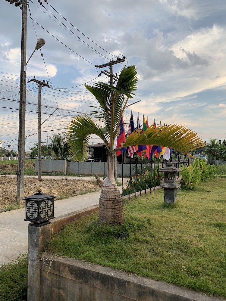 Phetcharat Grand Hotel Maesot 32/50