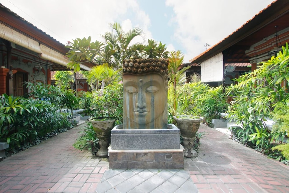 Hotel Jati And Home Stay 10/71