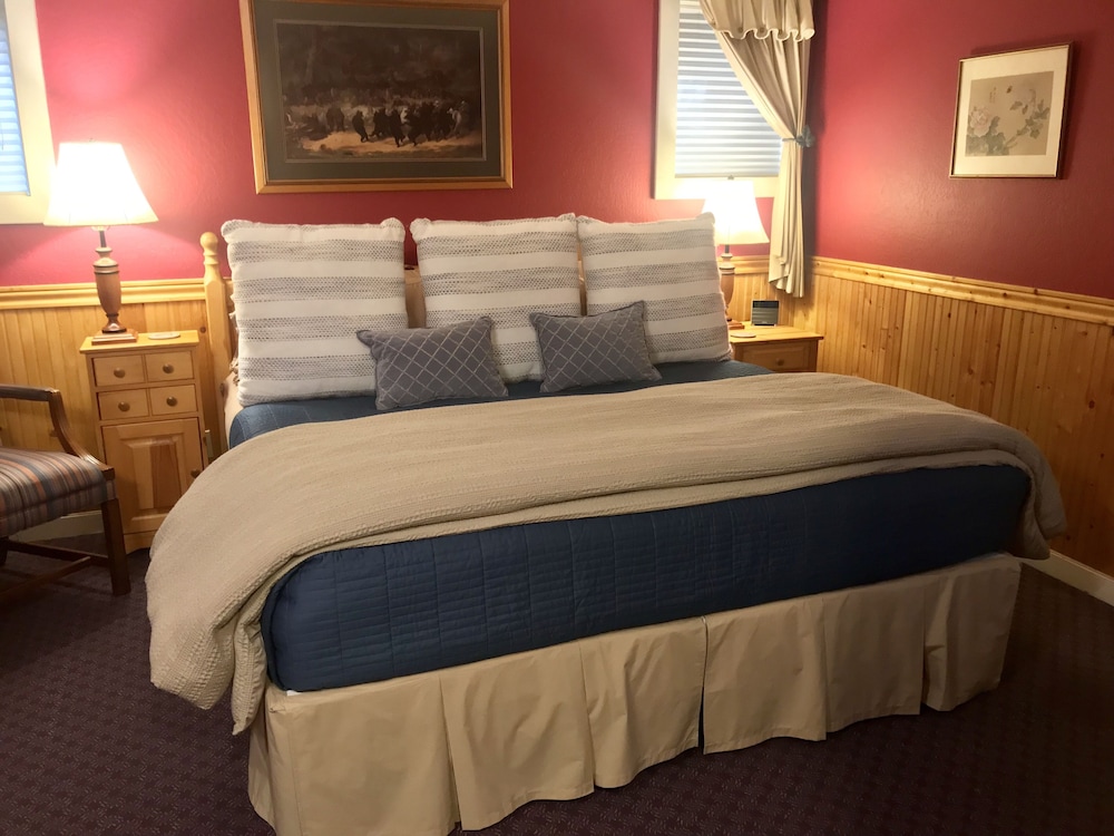 Arden Forest Inn 22/72