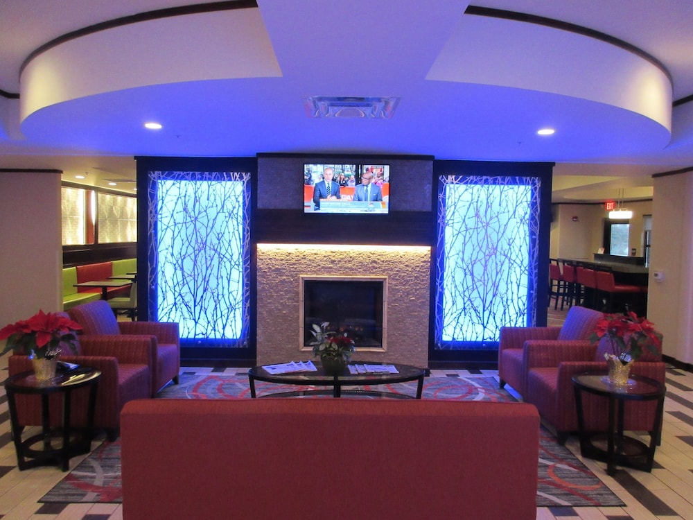 Holiday Inn Express Suites Butler 5/27