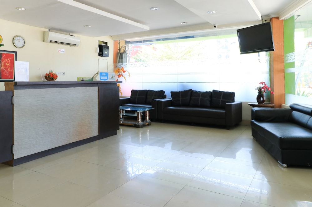 Hotel O near Mall Panakukkang formerly Al-Badar Hotel Syariah 10/52