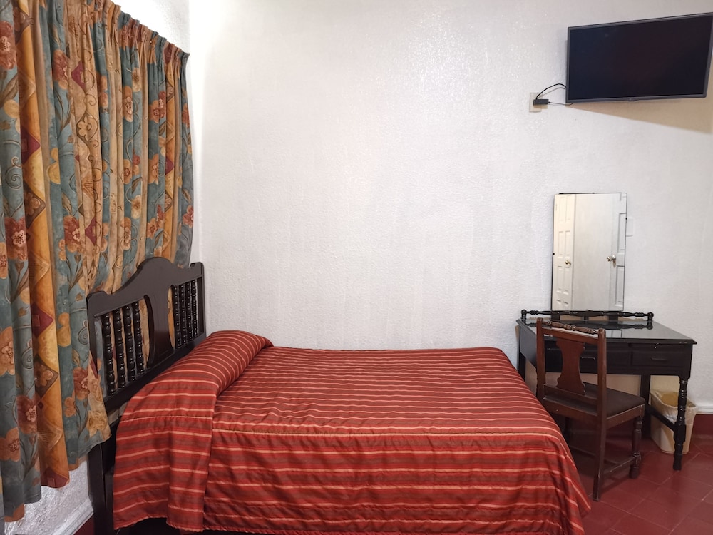 HOTEL 5A AVENIDA 16/34