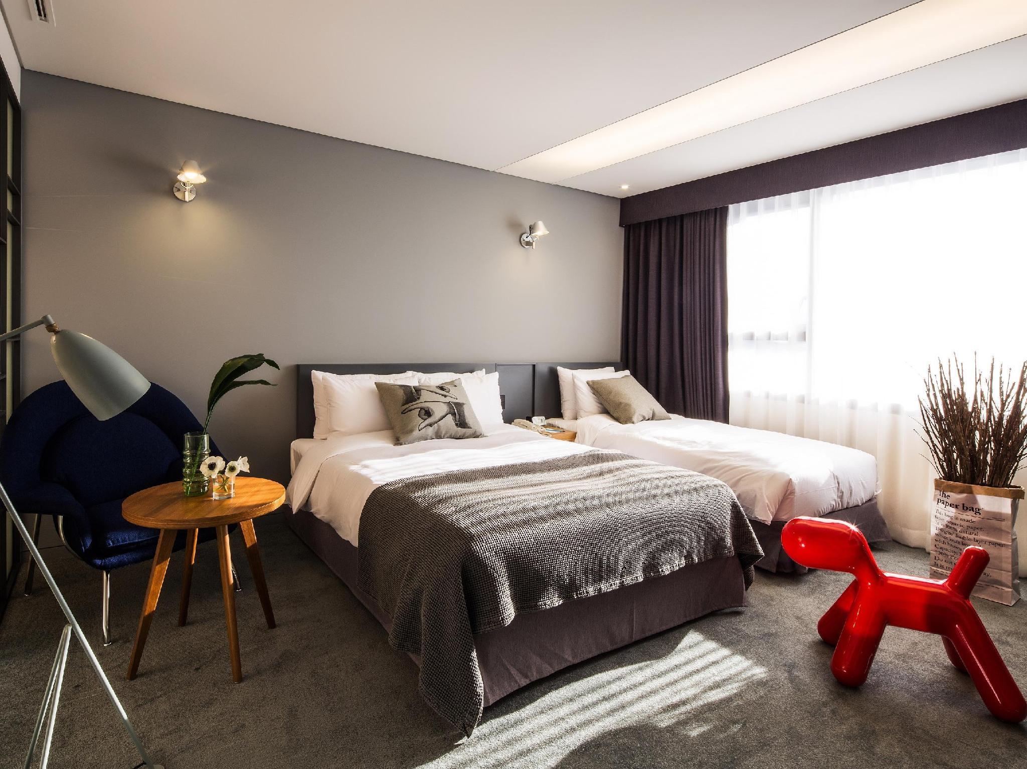BUSINESS, TWIN BEDS