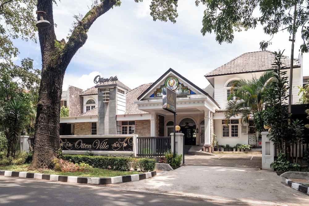 Cove Ottenville Boutique Hotel 4/50