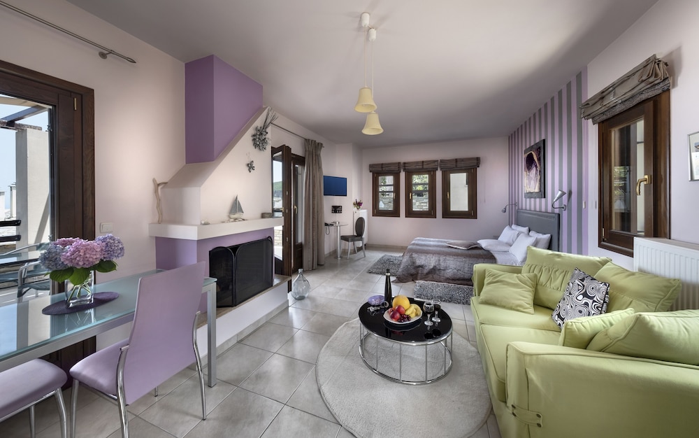Petradi Hotel 43/75