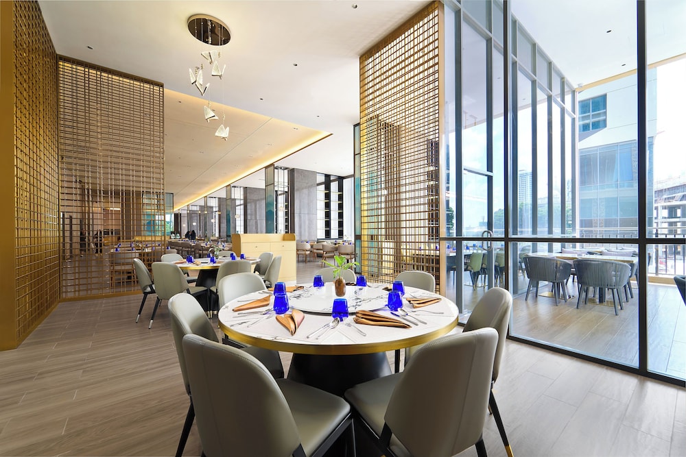 Harris Hotel and Suites Nagoya Batam 33/37