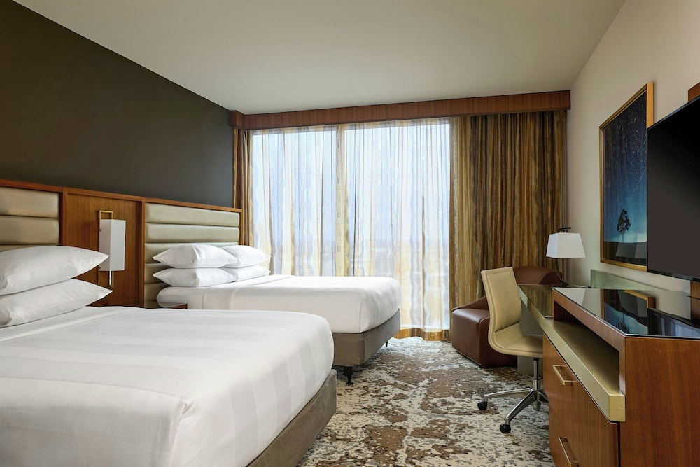 Room, 2 Queen Beds, Lazy River or Park View, Pool View