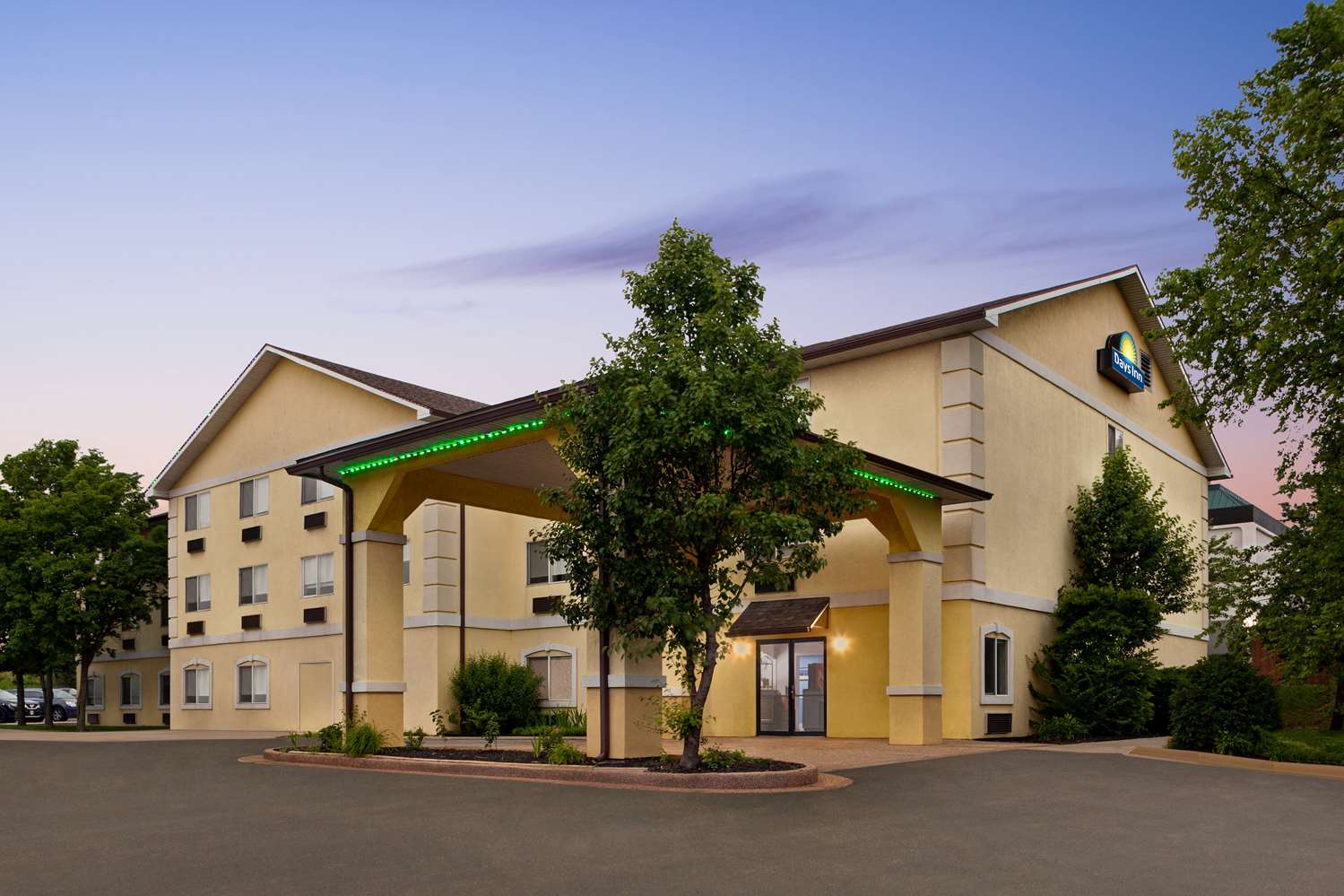 Days Inn by Wyndham Kansas City International Airport 2/29