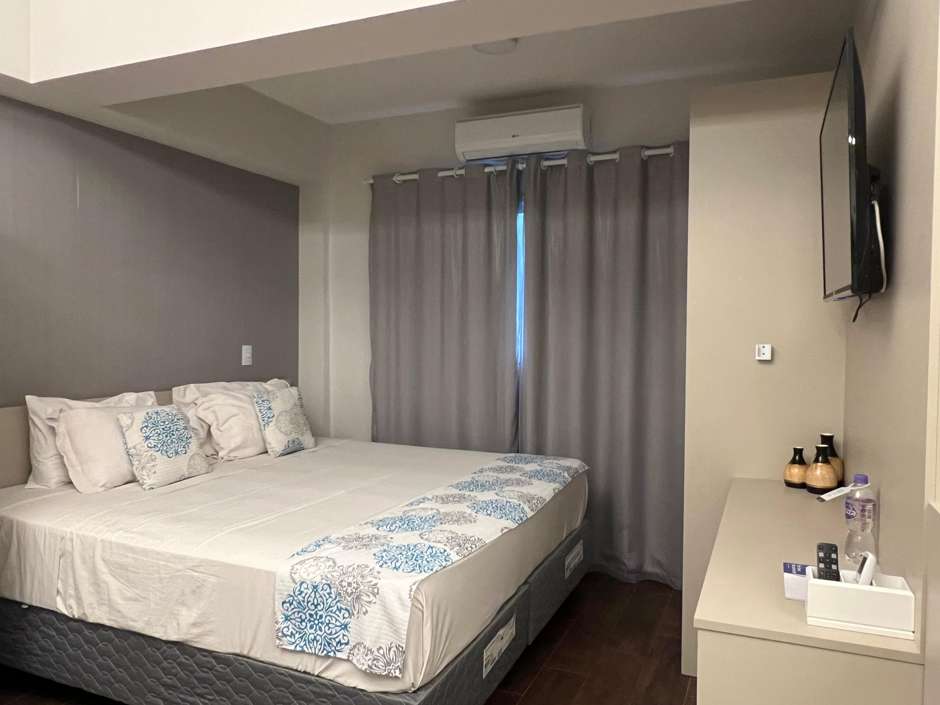 Apartment, Street View