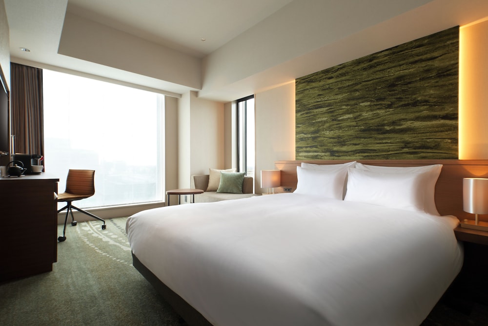 EAST, SUPERIOR, DOUBLE BED