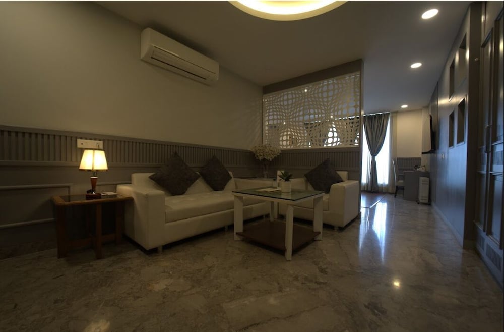 Hotel Jsr Continental 26/50