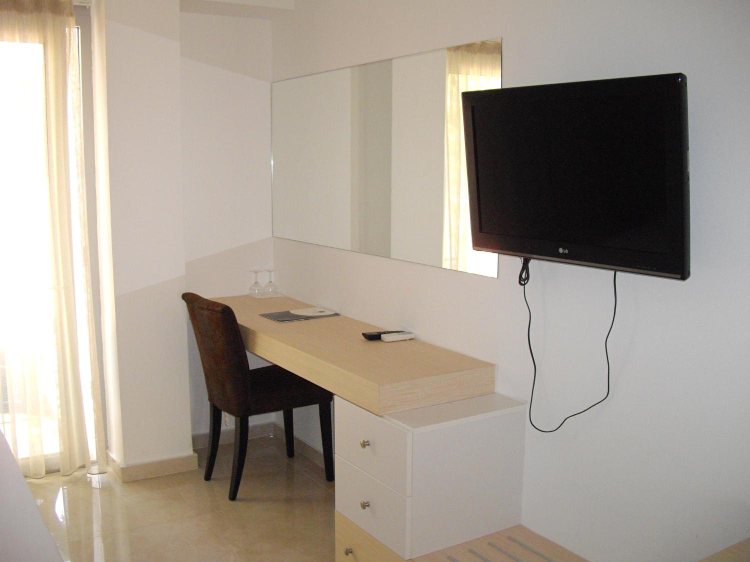 Crystal Hotel 34/45