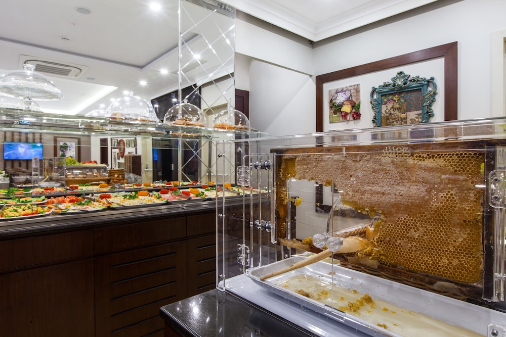 Ferman Hilal Hotel 10/63