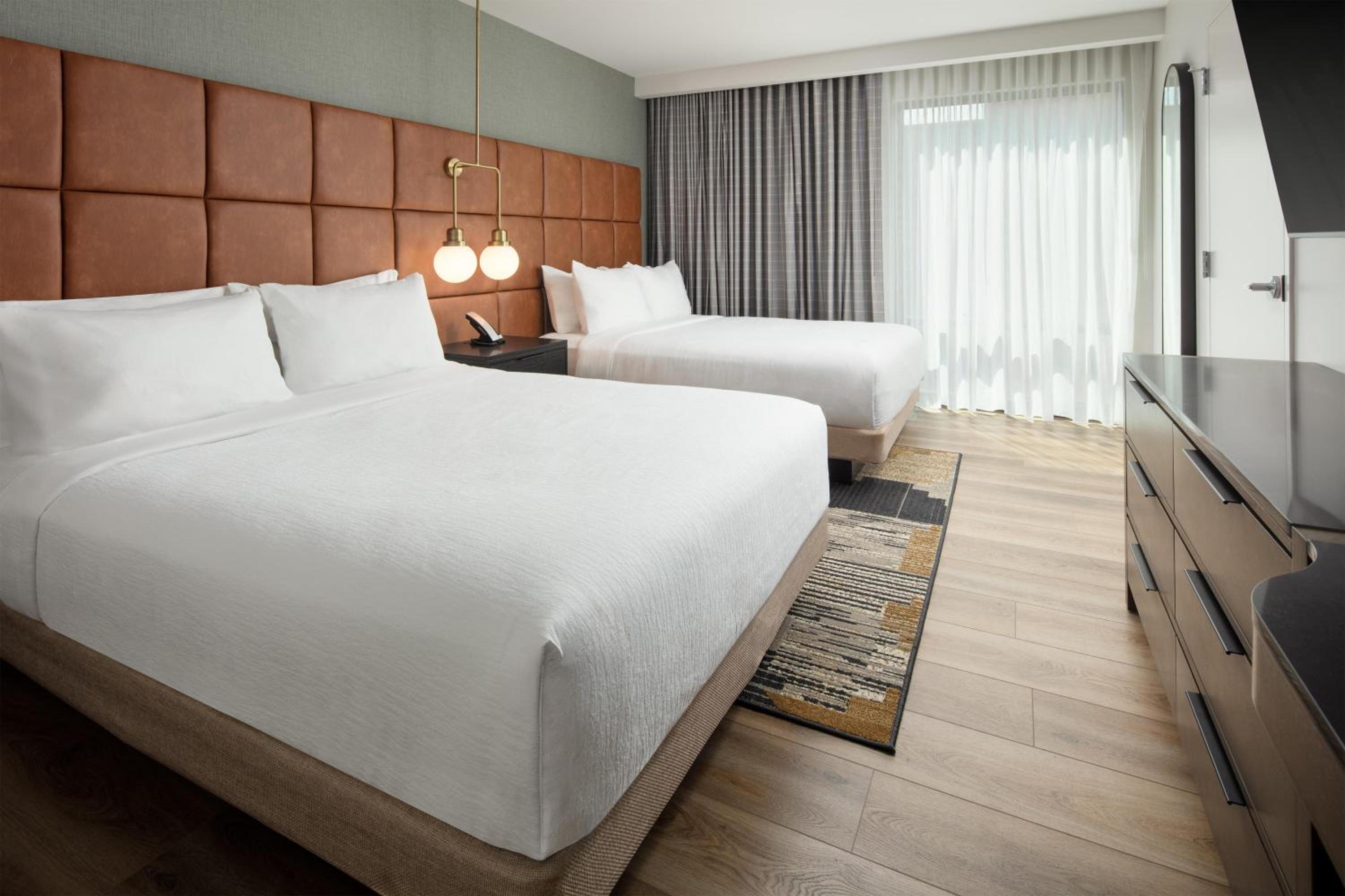 1 BEDROOM, SUITE, 2 QUEEN BEDS