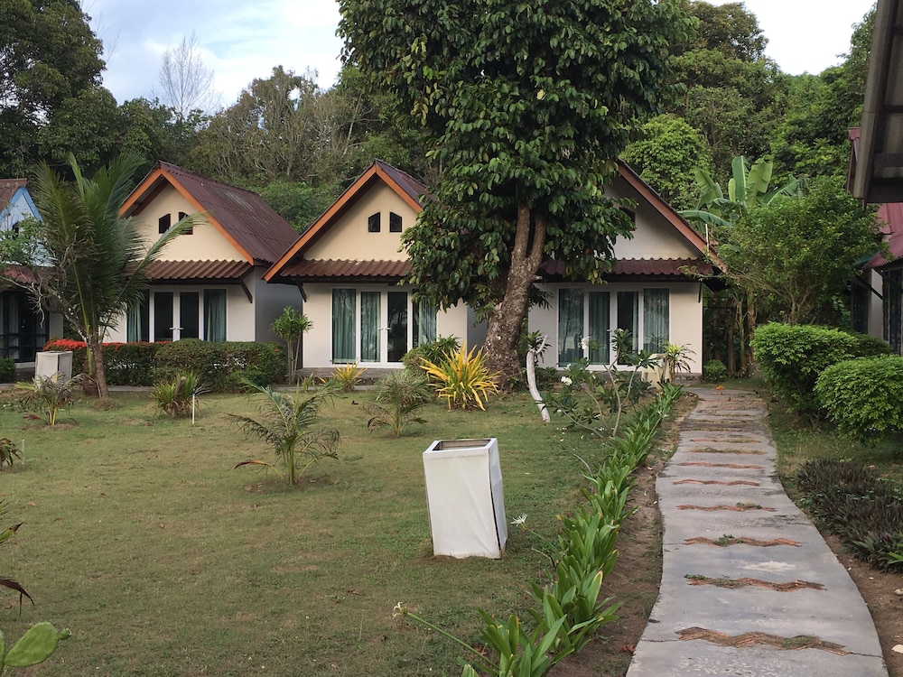 Good Days Lanta Chalet Resort 53/62